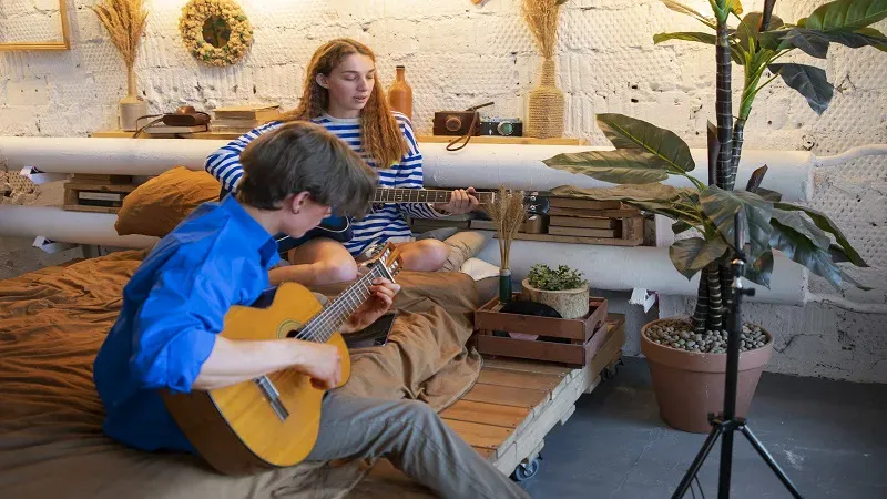 elenas from music site thesoundstour