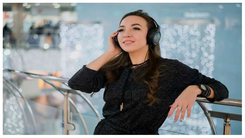 elena from music site thesoundstour